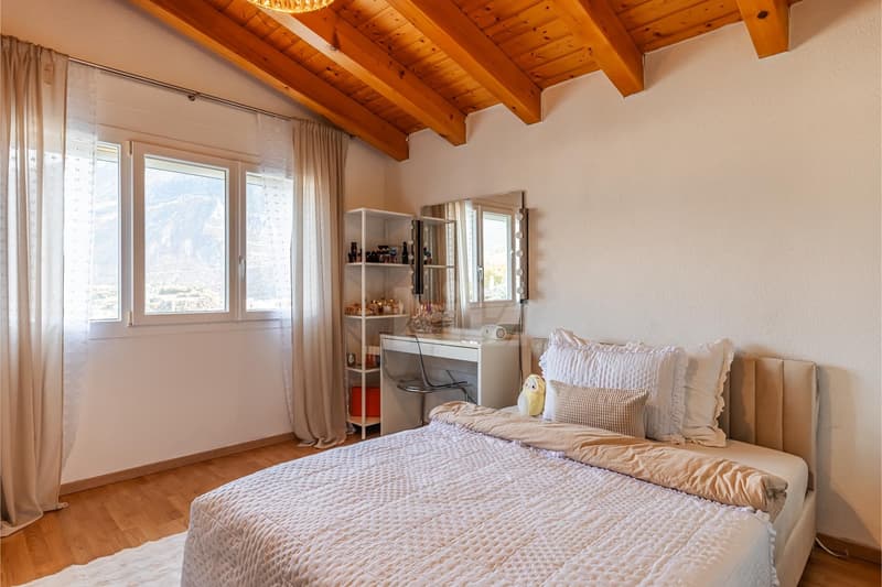 Recent house with terraces and open view (7)