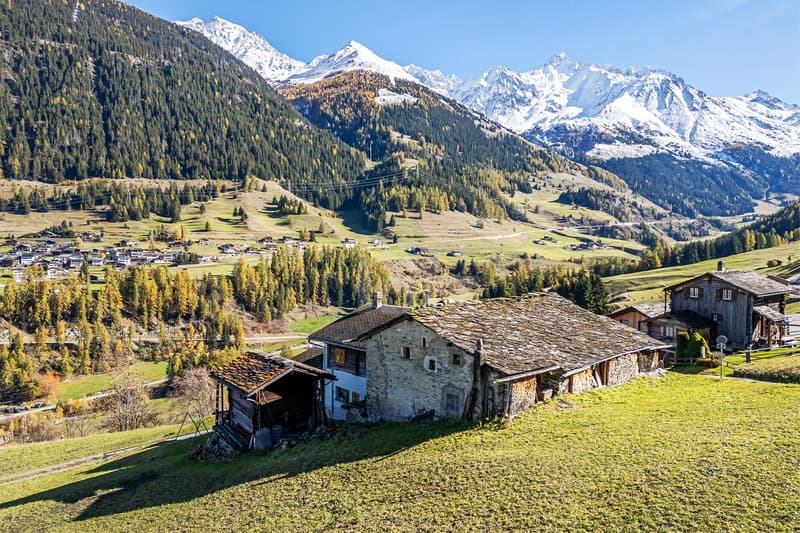 To renovate! Authentic village house and barn (12)