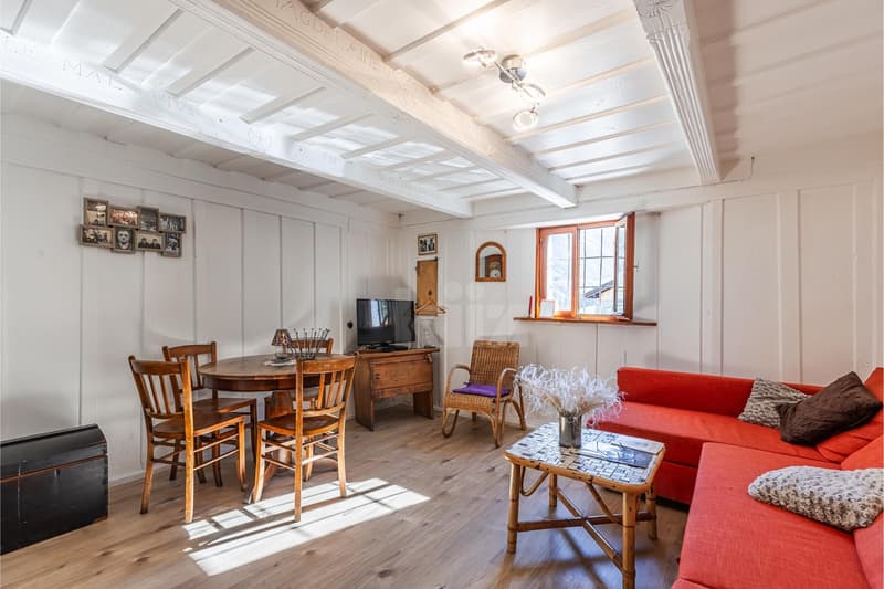 To renovate! Authentic village house and barn (3)