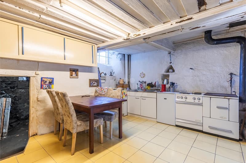 To renovate! Authentic village house and barn (5)