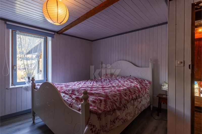 To renovate! Authentic village house and barn (7)