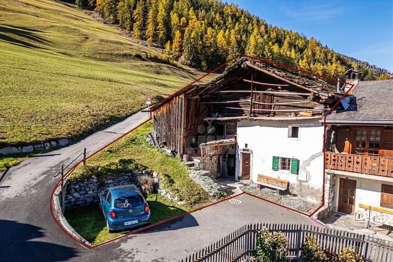 To renovate! Authentic village house and barn (2)