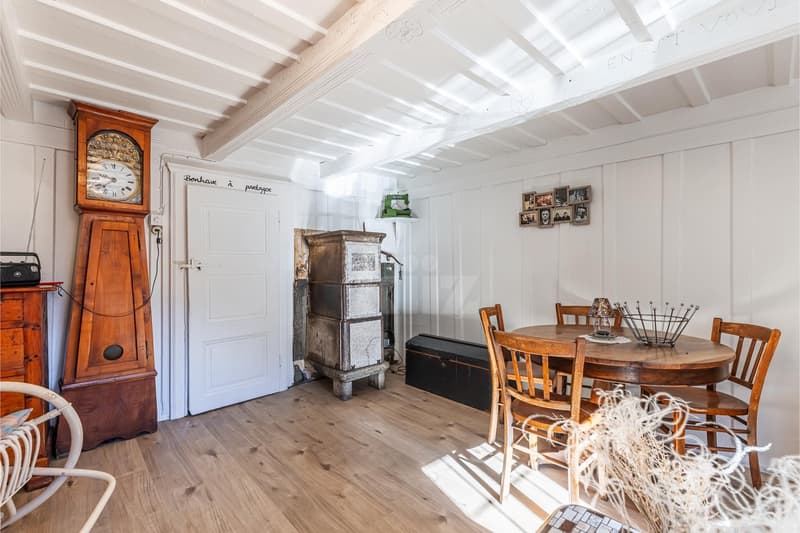 To renovate! Authentic village house and barn (4)