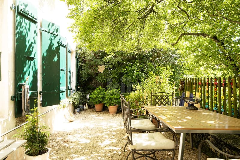 Beautiful house with garden and development potential (12)
