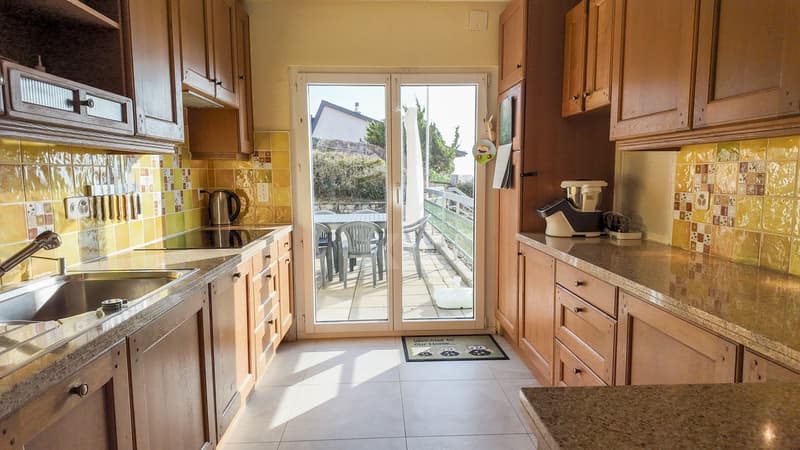 Charmante maison avec vue panoramique sur le lac (5)
