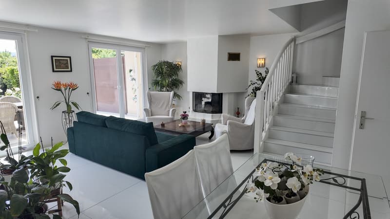 Beautiful semi-detached house, completely renovated (2)