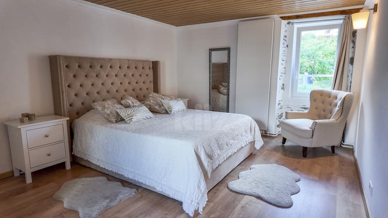 Beautiful renovated house with independent apartment (6)