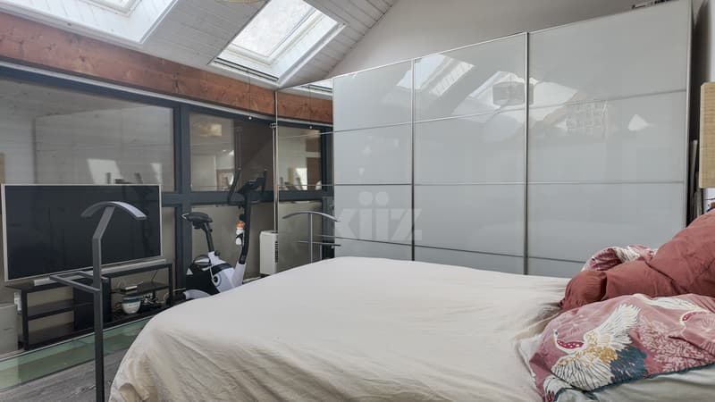 Splendid recent house with terraces and garden (8)