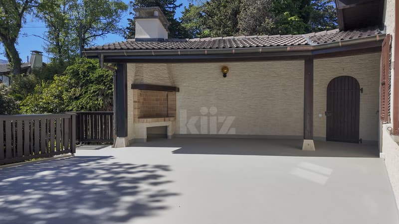 Charming renovated house with large garden (5)