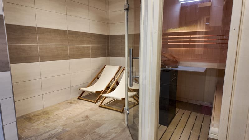 Charming renovated house with large garden (11)