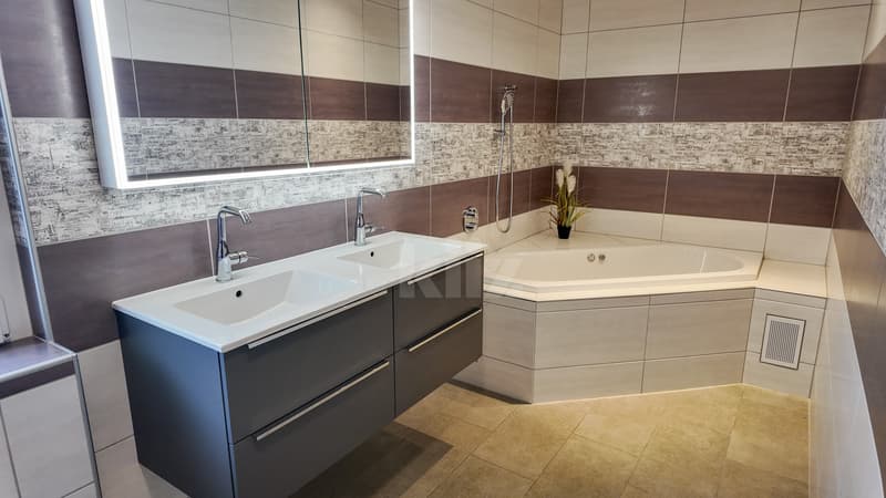 Charming renovated house with large garden (10)