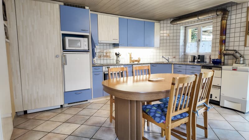 To renovate! Charming country house with great potential (2)