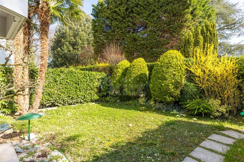Charming apartment with terrace and private garden (11)