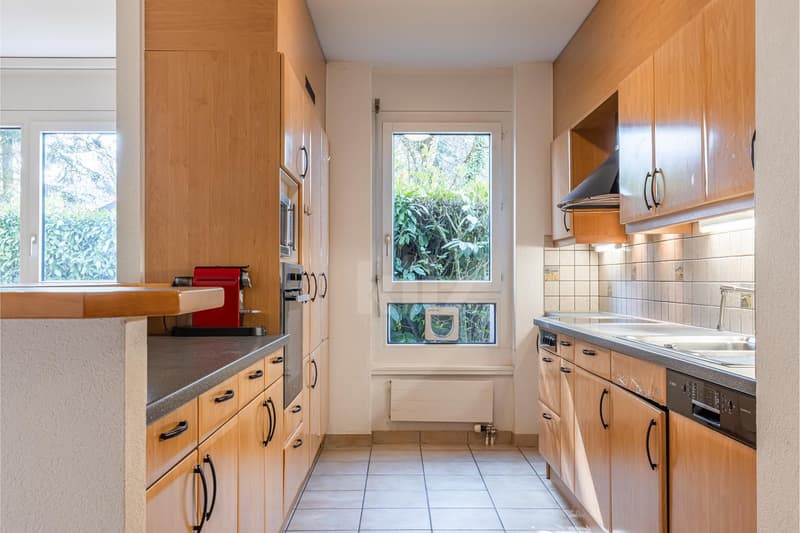 Charming apartment with terrace and private garden (5)
