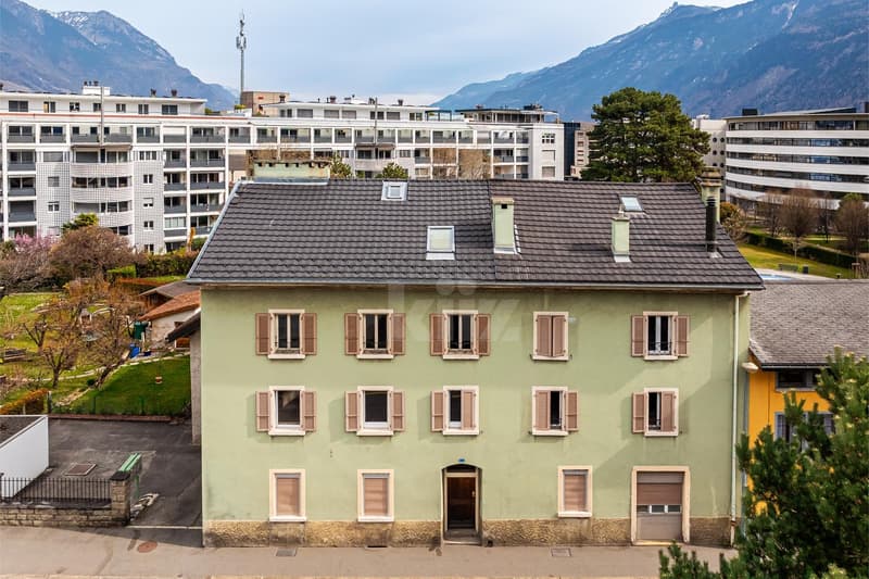Two steps from the center! Charming through duplex (12)