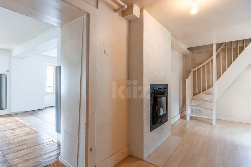 Two steps from the center! Charming through duplex (4)