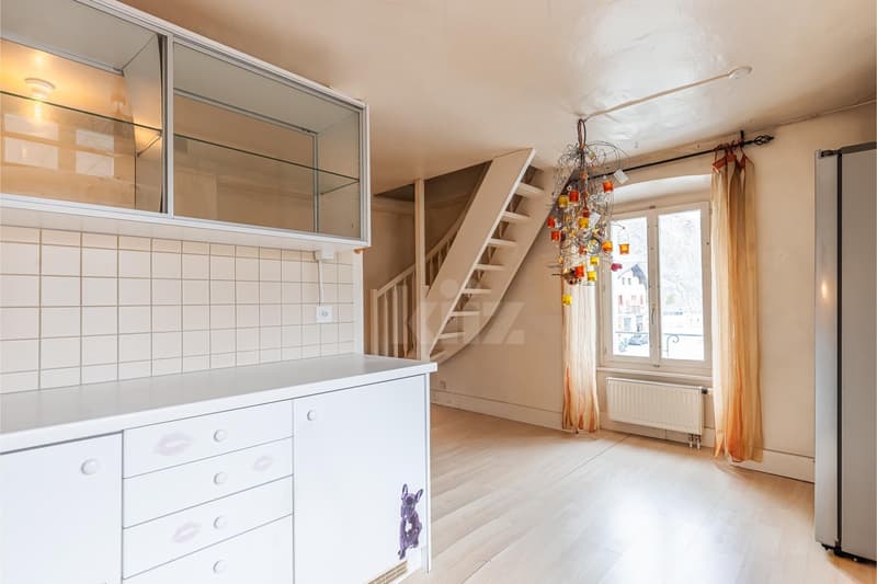 Two steps from the center! Charming through duplex (5)