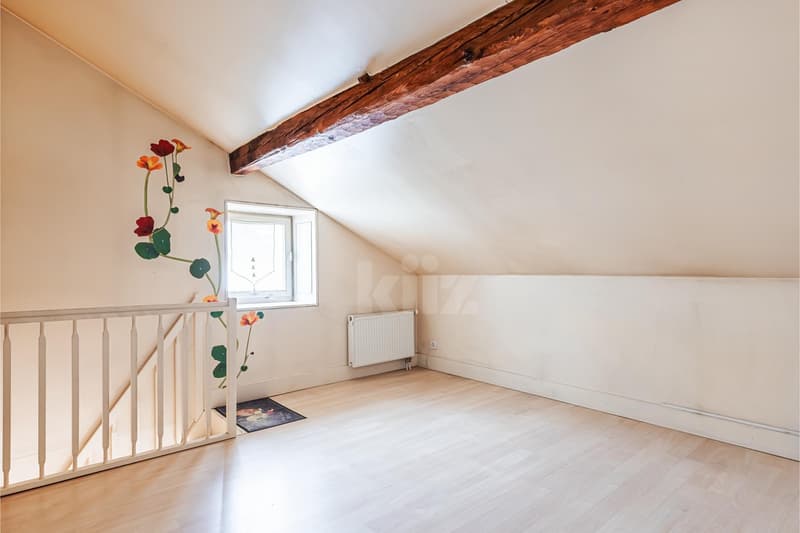 Two steps from the center! Charming through duplex (7)