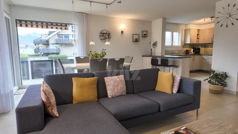 Bello appartamento recente con grande balcone (2)