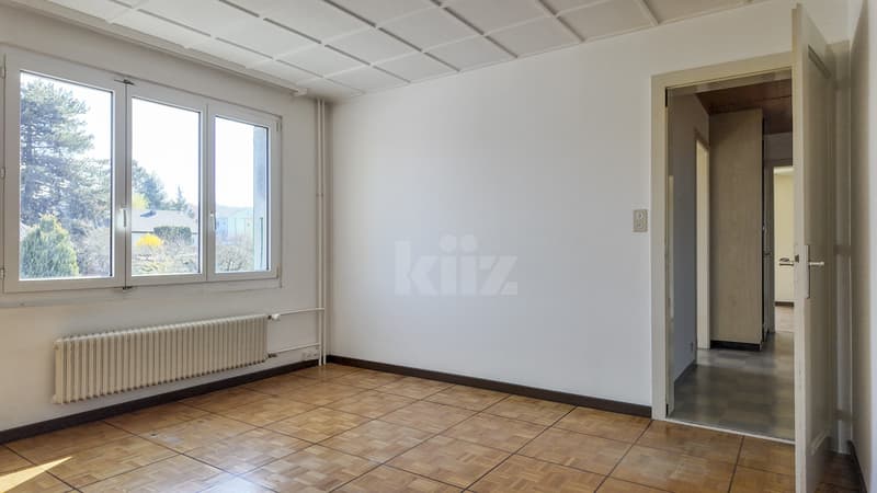 Building with two apartments and expansion potential (4)