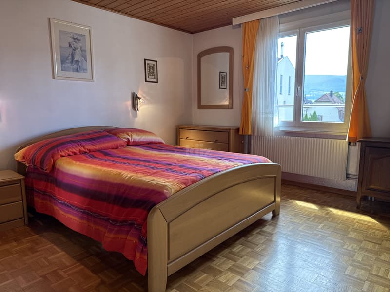 Charming 4-room apartment with large balcony (8)