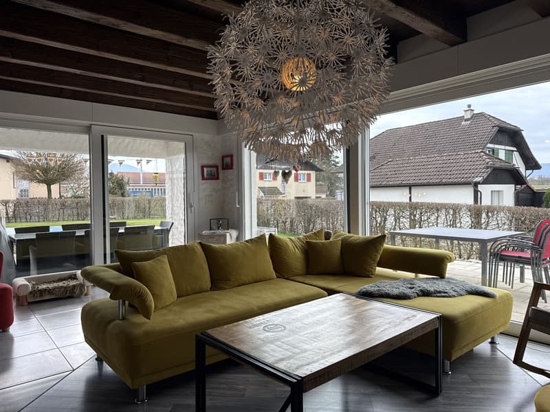 Bella casa indipendente con giardino e piscina (3)