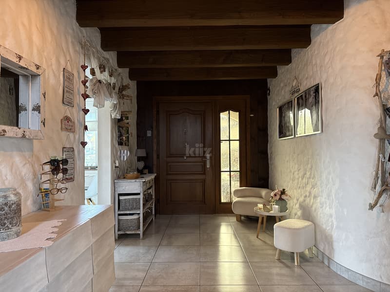 Bella casa indipendente con giardino e piscina (12)