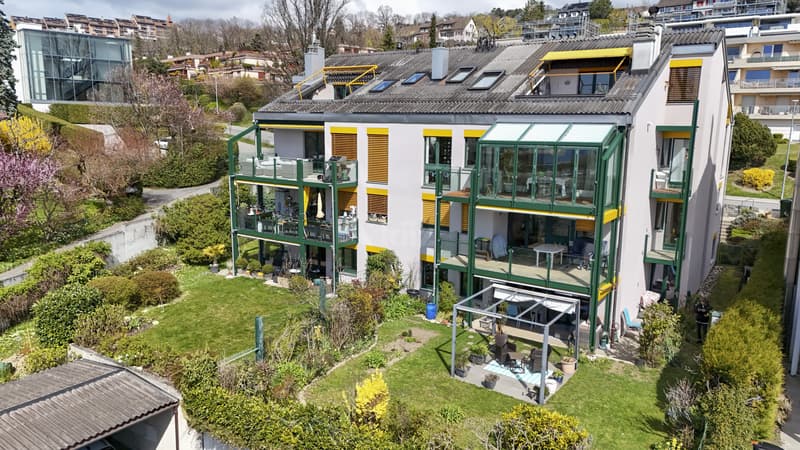 Charming duplex with garden and view of lake and mountains (12)