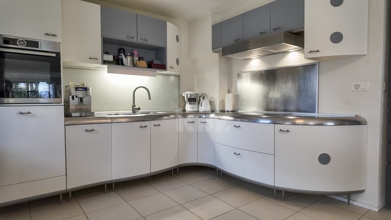 Spacious apartment with tennis and pool (4)
