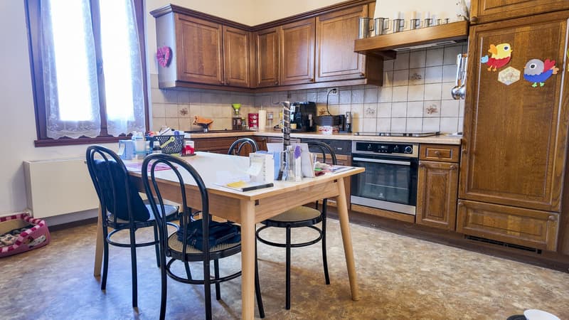 Charming house with 3 apartments close to the city center (4)