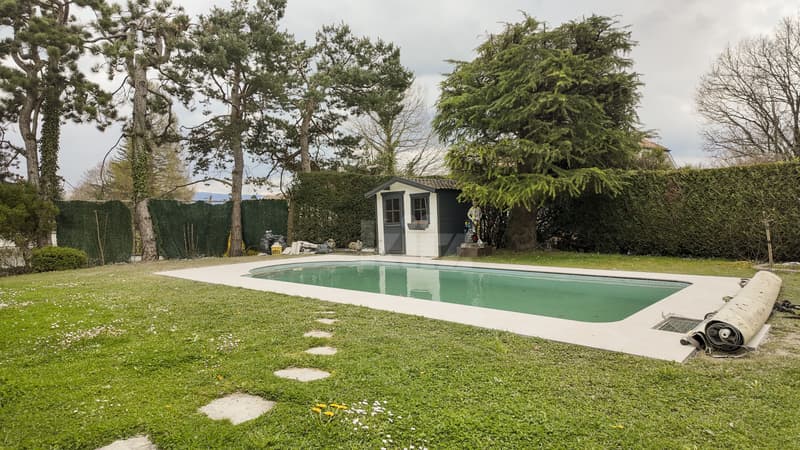 Beautiful individual house with pool (12)
