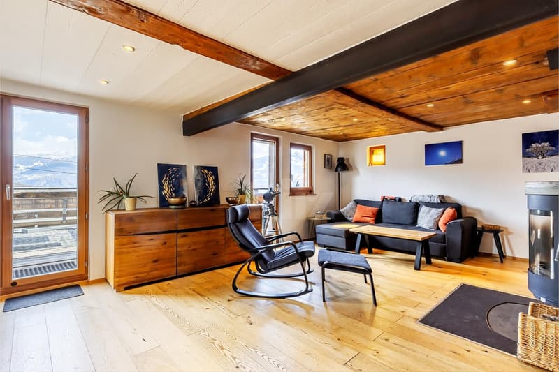 Magnificent renovated chalet with a view of the Alps (1)