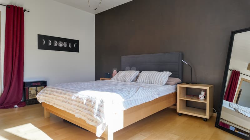 Villa spaziosa con vista libera e appartamento indipendente (4)