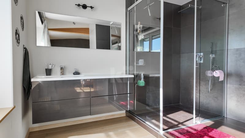 Villa spaziosa con vista libera e appartamento indipendente (5)