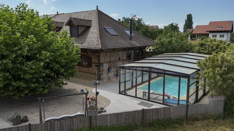 Magnifique demeure à la campagne avec piscine et jardin (1)
