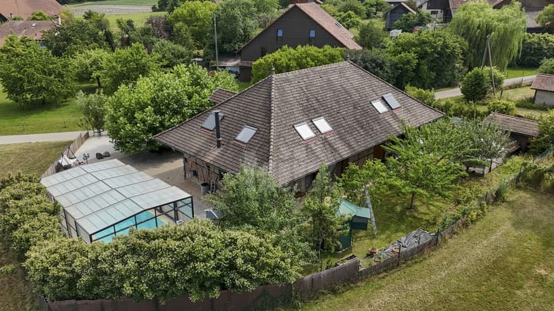 Prachtvolles Landhaus mit Garten und Pool (2)