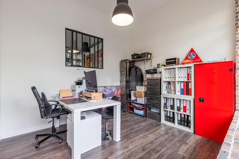 Vollständig renovierte Wohnung mit eigenem Büro (11)