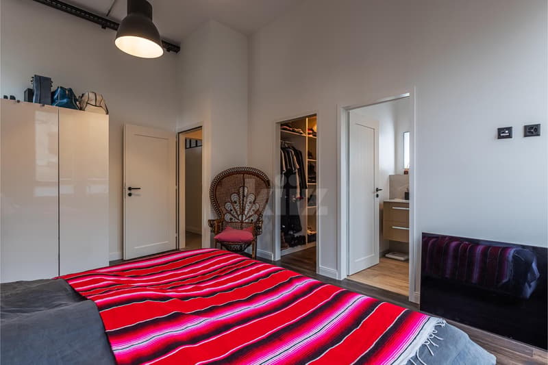 Vollständig renovierte Wohnung mit eigenem Büro (7)