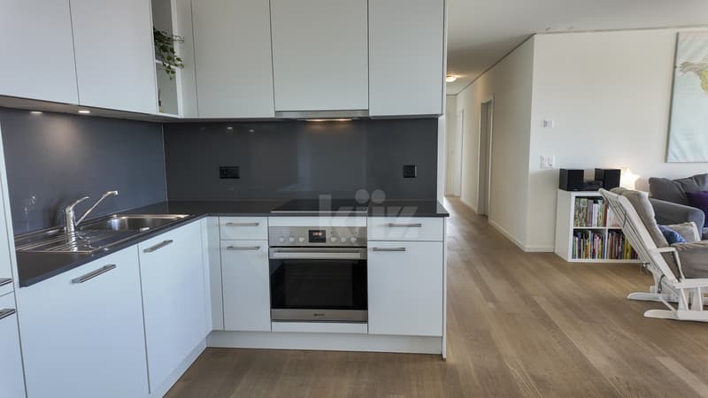 Schönes contemporary Apartment mit Loggia und freier Sicht (6)