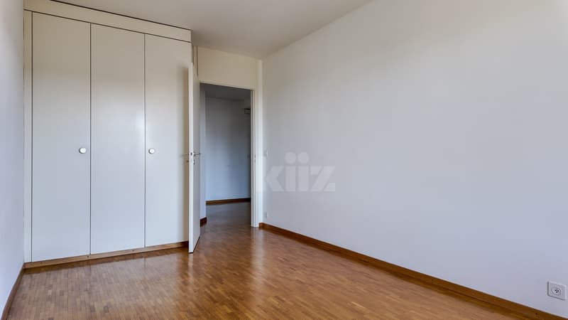 Charming apartment with two balconies (7)