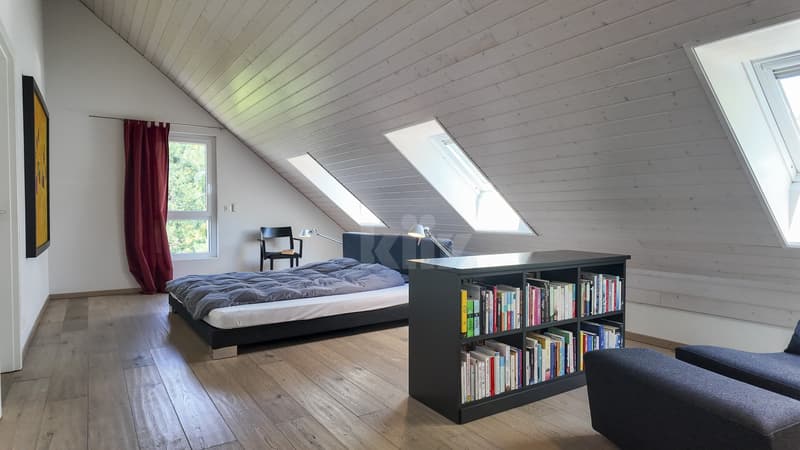 Splendid individual villa with terraces and large garden (8)