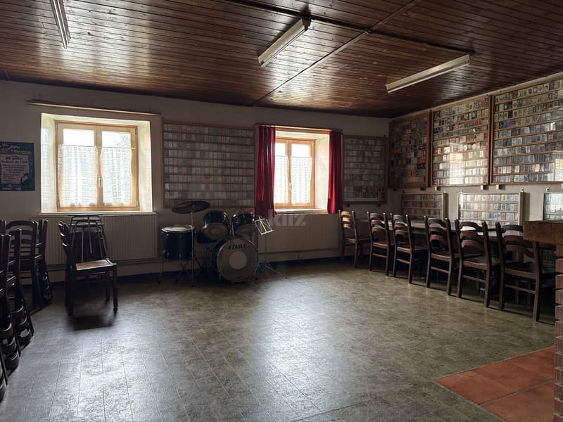 Charmante maison au calme avec un fort potentiel (9)