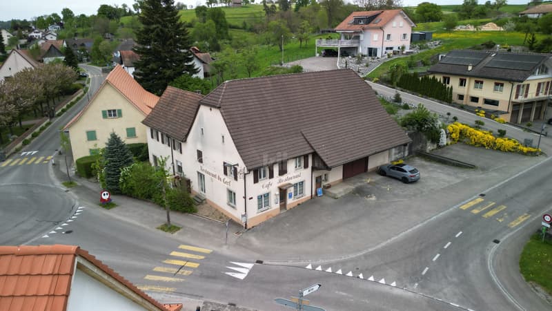 Charmante maison au calme avec un fort potentiel (1)
