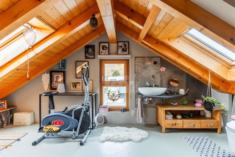 Splendid architect's villa with independent apartment (9)