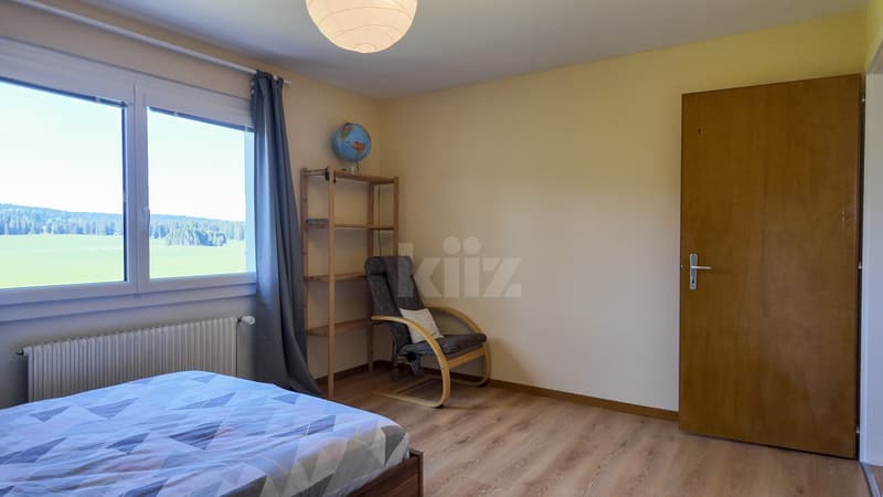 House with 3 apartments and workshops with tremendous potential (5)