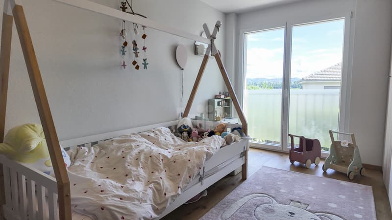 Beautiful contemporary apartment with large balcony (8)