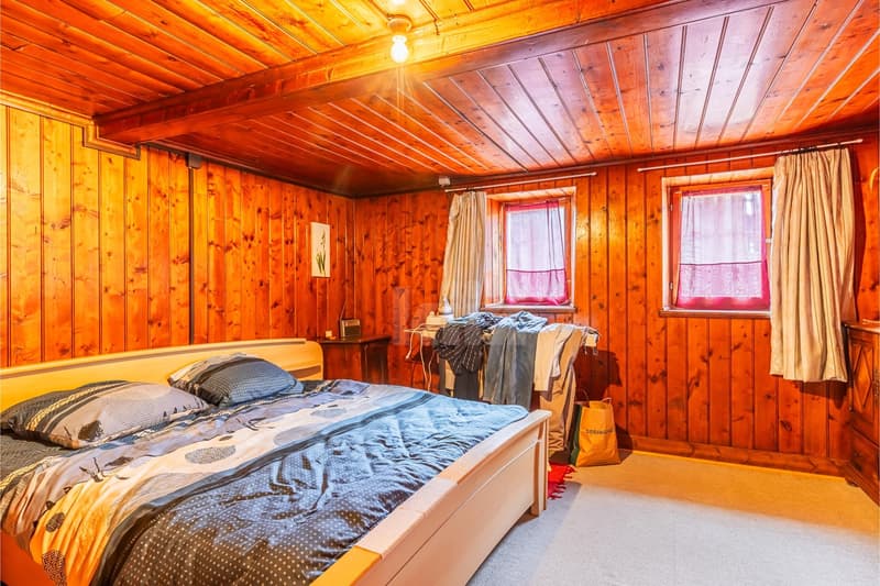 To renovate! Village house with adjacent barn (7)