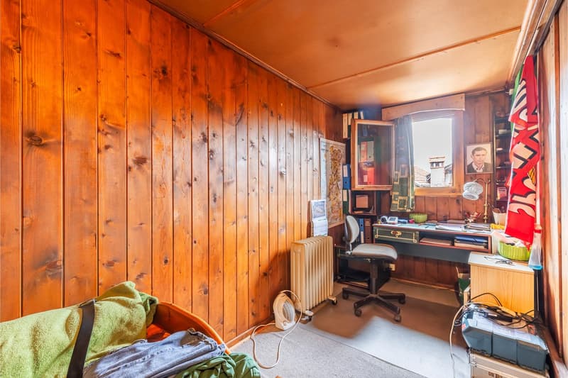 To renovate! Village house with adjacent barn (4)