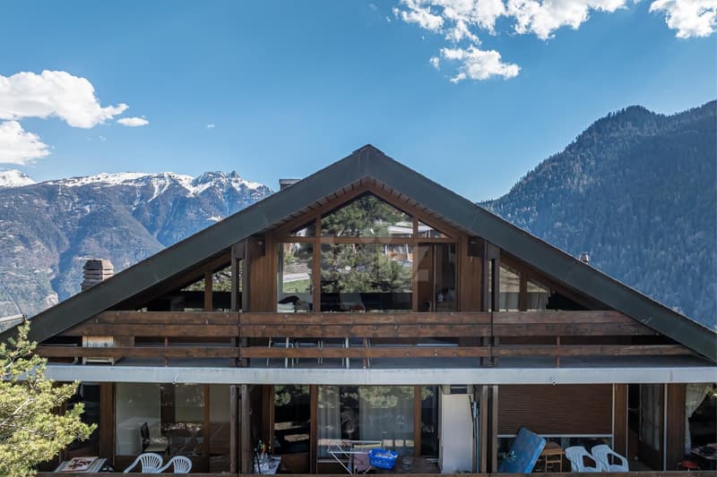 Charming apartment with mountain view and large balcony (12)