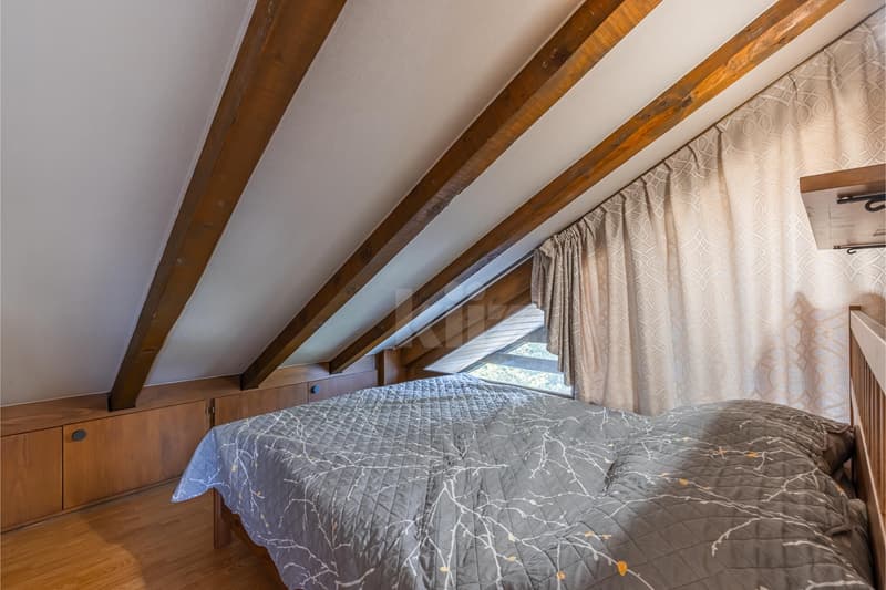 Charming apartment with mountain view and large balcony (8)
